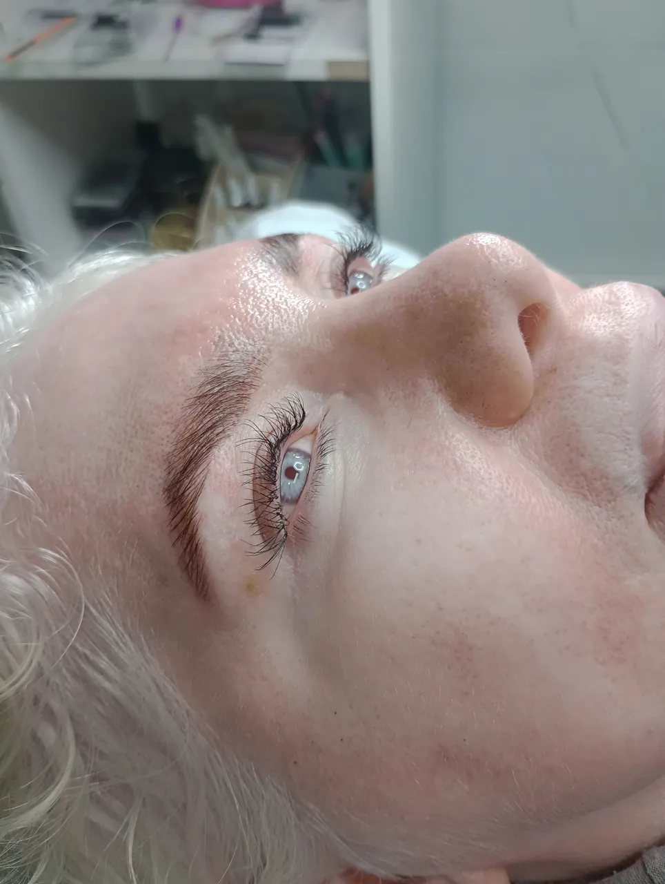 Laminado de cejas y Perfilado y diseño de cejas